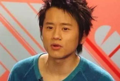 张杰以前的照片,时光荏苒，从青涩少年到成熟歌手的蜕变之路