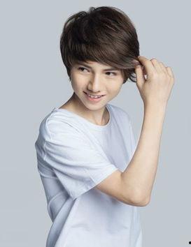 谭宪炳个人资料,才华横溢的青年才俊，引领时代潮流的先锋人物