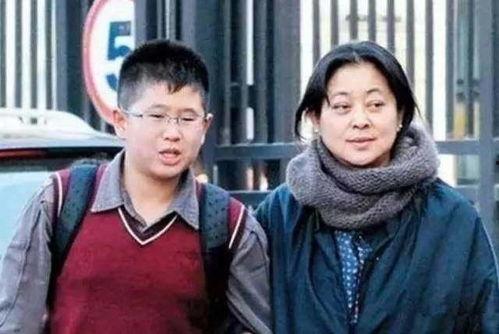 倪萍儿子的照片,阳光帅气，继承妈妈美貌