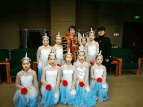 向天歌春晚舞蹈背景,向天歌演绎天籁之音